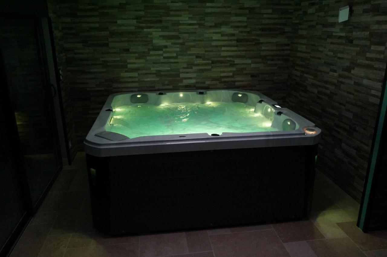 Domaine Du Moulin A Vent - Gite & Spa Saint-Florent-sur-Cher Exterior foto
